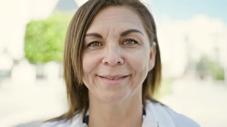 Amelia Carter — Mindful Living Simplified 